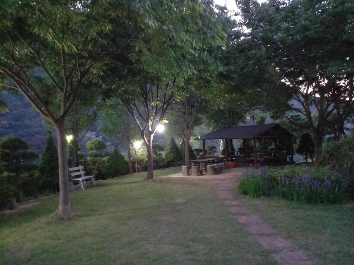 Chamjoeun Pension Chech'ŏn Esterno foto