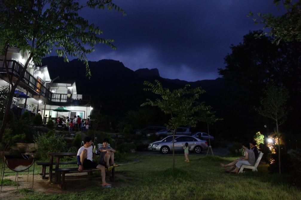 Chamjoeun Pension Chech'ŏn Esterno foto